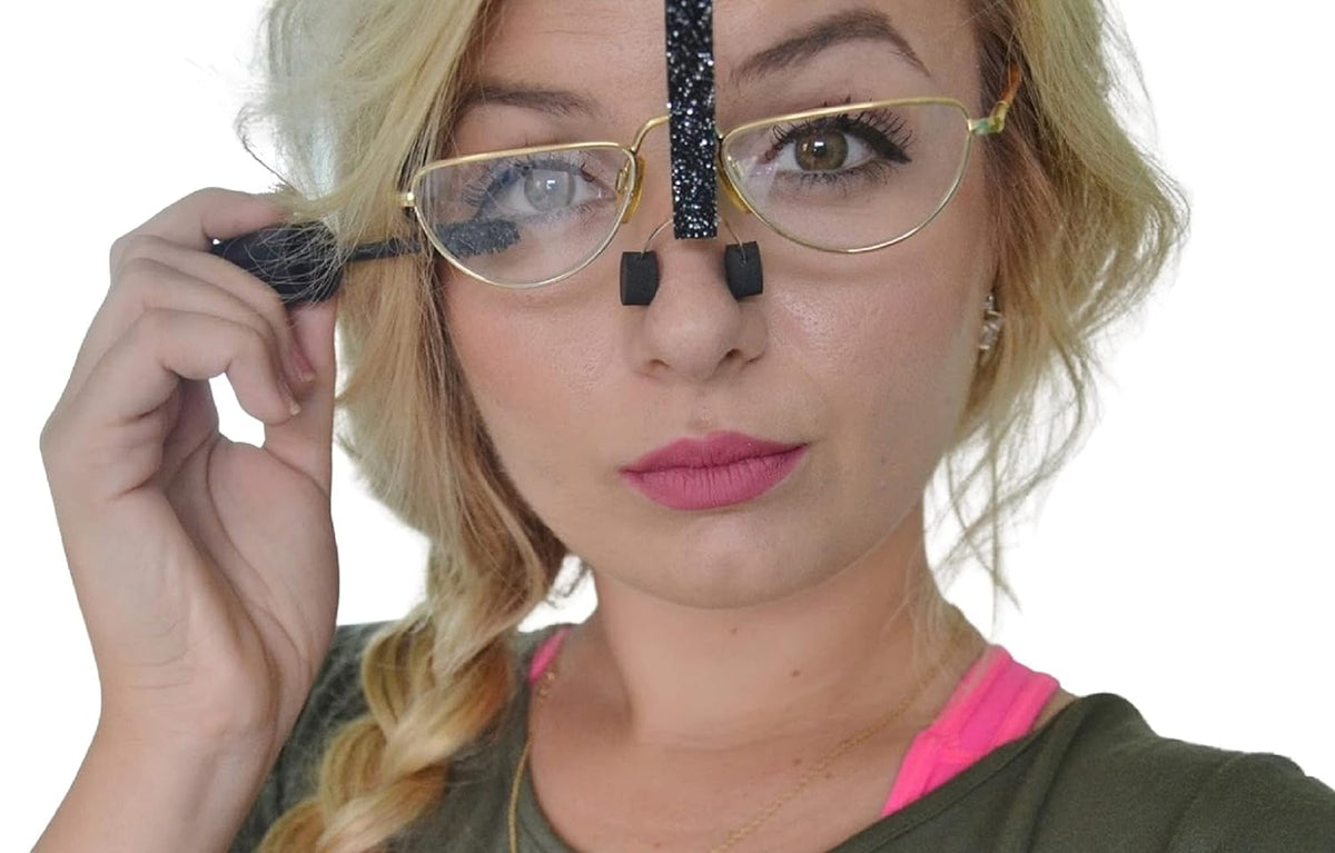 Keine Vergrößerungsspiegel mehr! Sie können Augen-Make-up mit Ihrer eigenen Brille auftragen – SpecsUp – Augen-Make-up-Tool. Einzigartiges Geschenk für Frauen. 